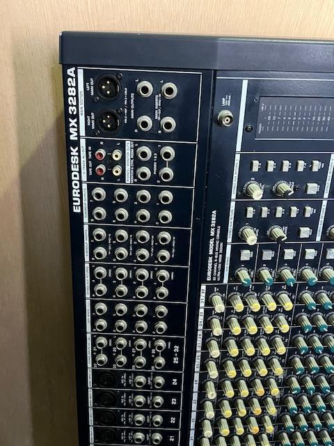 BEHRINGER EURODESK MX3282A�@�W�����N�@ �� �z�r�[�� 