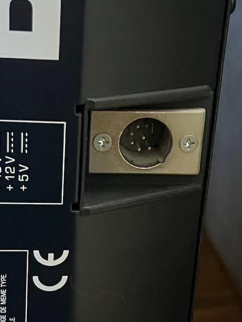 BEHRINGER EURODESK MX3282A�@�W�����N�@ �� �z�r�[�� 