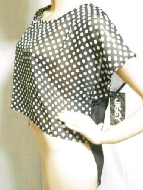 ゆったりシルエット体型カバー♪ほんのり肌魅せシースルー Sexy エアリーシフォン 水玉ドット柄Back無地切替えトップス < 女性ファッション  ゆったりシルエット体型カバー♪ほんのり肌魅せシースルー Sexy エアリーシフォン 水玉ドット柄Back無地切替えトップス < 女性ファッションの