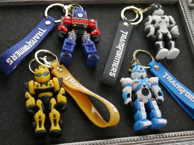 新品 トランスフォーマー フィギュアマスコット キーホルダー バッグチャーム 4個セット < ホビー  新品 トランスフォーマー フィギュアマスコット キーホルダー バッグチャーム 4個セット < ホビーの