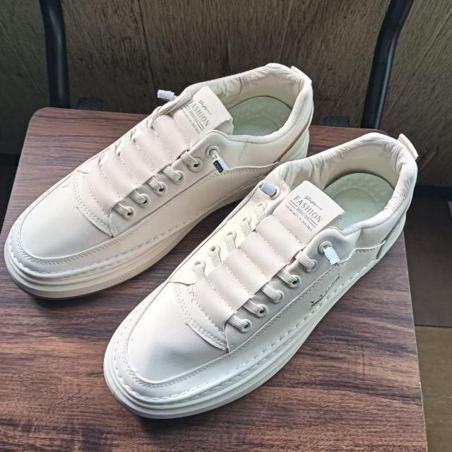 新品 25cm レディース スニーカー ホワイト シューズ 靴 男女兼用 < 女性ファッション  新品 25cm レディース スニーカー ホワイト シューズ 靴 男女兼用  < 女性ファッションの