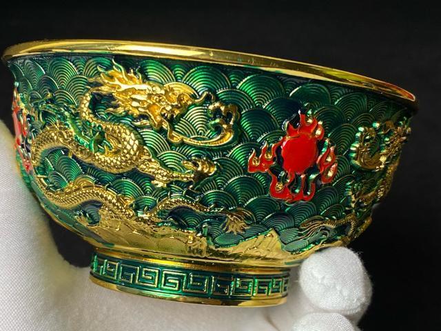 【聚宝】乾隆年製 刻印 金龍浮き彫り 龍紋 碗 鍍金 中国美術 古美術 唐物 骨董品 豪華 縁起物 翡翠緑 茶道具 浮彫 龍紋碗 < インテリア/ライフ 【聚宝】乾隆年製 刻印 金龍浮き彫り 龍紋 碗 鍍金 中国美術 古美術 唐物 骨董品 豪華 縁起物 翡翠緑 茶道具 浮彫 龍紋碗 < インテリア/ライフの