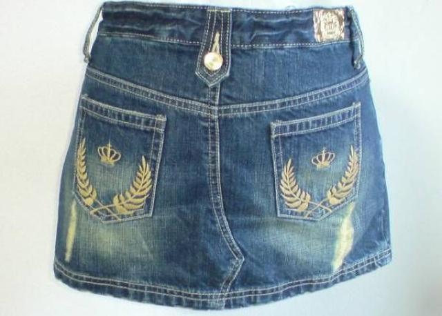 美品*CECILMcBEE*セシルマクビー*デニム*ミニスカート*ダメージ×刺繍*プレート*エンブレム*セシル < ブランド 美品*CECILMcBEE*セシルマクビー*デニム*ミニスカート*ダメージ×刺繍*プレート*エンブレム*セシル < ブランドの