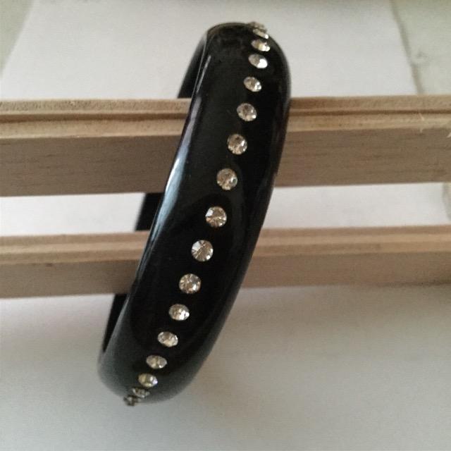 ストーン付きブレスレット < 女性アクセサリー/時計  ストーン付きブレスレット  < 女性アクセサリー/時計の