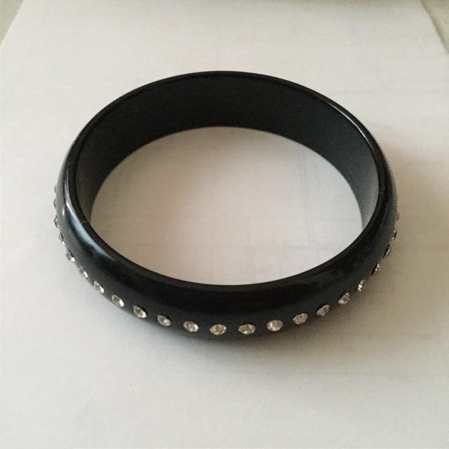 ストーン付きブレスレット < 女性アクセサリー/時計  ストーン付きブレスレット < 女性アクセサリー/時計の