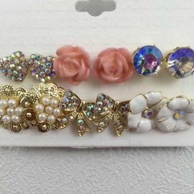 新品ゴスロリ姫系アンティーク調花ストーンリボンピアス6個set < 女性アクセサリー/時計  新品ゴスロリ姫系アンティーク調花ストーンリボンピアス6個set < 女性アクセサリー/時計の