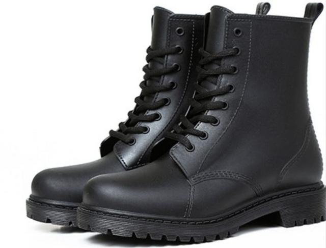 レディース  ショートブーツ 37サイズ 23.5cm ブラック < 女性ファッション  レディース  ショートブーツ 37サイズ 23.5cm ブラック  < 女性ファッションの