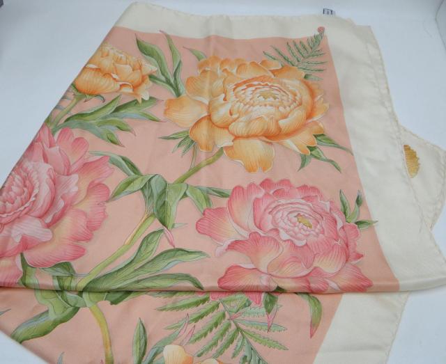 SalvatoreFerragamo �t�F���K�� �ԕ� �V���N�X�J�[�t �s���N�n�}���`�J���[��USED���y���������z �� �u�����h�� 