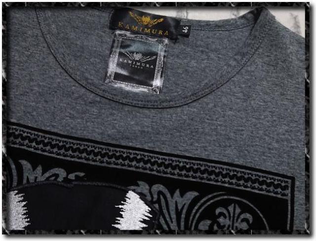 カミムラ 刺繍入り半袖Tシャツ グレー < 男性ファッション  カミムラ 刺繍入り半袖Tシャツ グレー < 男性ファッションの