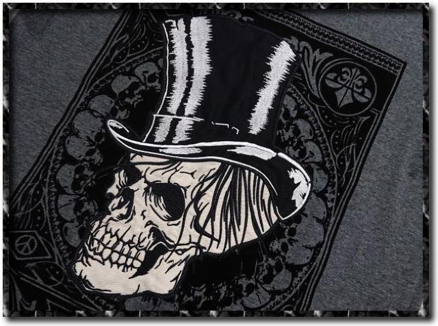 カミムラ 刺繍入り半袖Tシャツ グレー < 男性ファッション  カミムラ 刺繍入り半袖Tシャツ グレー < 男性ファッションの