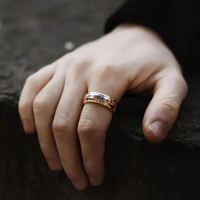 超お買い得490円★ギター弦メンズゴールドエンゲージメント、ステンレススチールリング USAサイズ12(日本サイズ26号) < 男性アクセサリー/時計  超お買い得490円★ギター弦メンズゴールドエンゲージメント、ステンレススチールリング USAサイズ12(日本サイズ26号) < 男性アクセサリー/時計の