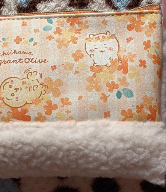 ちいかわ ボアペンケース+おまけ(ちいかわぷくっとシール) ちいかわ   ハチワレ  うさぎ  メイクポーチ < アニメ/コミック/キャラクター  ちいかわ ボアペンケース+おまけ(ちいかわぷくっとシール) ちいかわ   ハチワレ  うさぎ  メイクポーチ < アニメ/コミック/キャラクターの