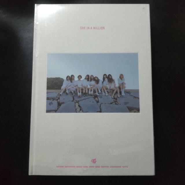y؍ՁzTWICE 1stʐ^WuONE IN A MILLIONvJ  ^gObY 