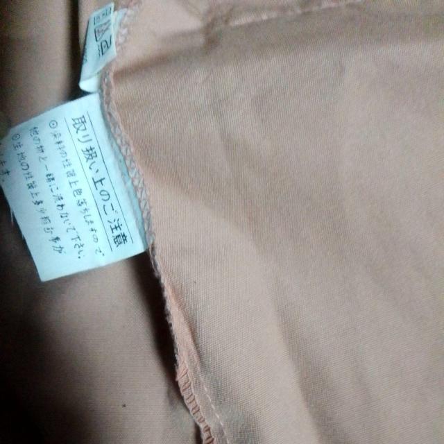 ベージュオレンジ色 割烹着 肩幅49袖丈50着丈82cm 美品 < インテリア/ライフ  ベージュオレンジ色 割烹着 肩幅49袖丈50着丈82cm 美品 < インテリア/ライフの