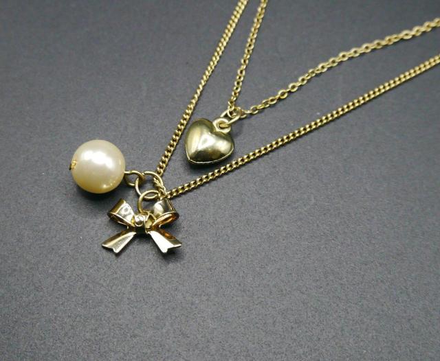 新品 アンティーク調ハート リボン フェイクパール ネックレス < 女性アクセサリー/時計 新品 アンティーク調ハート リボン フェイクパール ネックレス < 女性アクセサリー/時計の