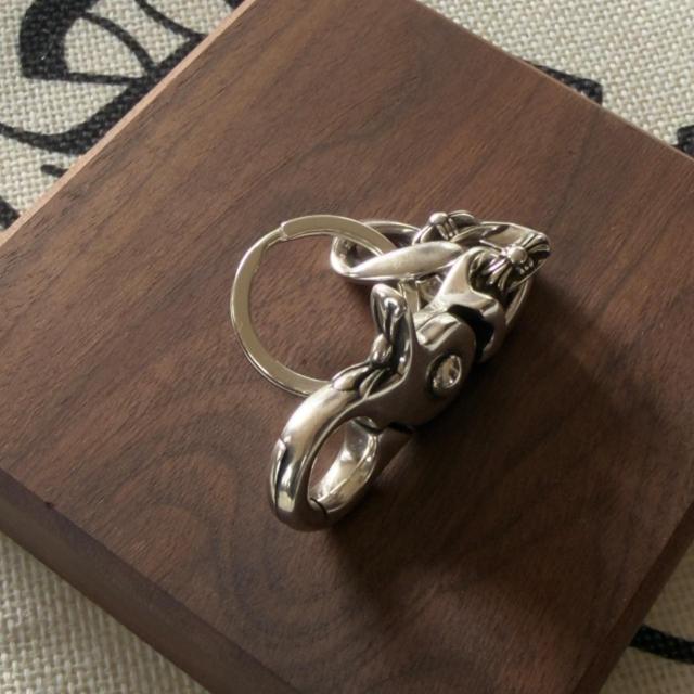 �V���o�[�� �L�[�`�F�[�� �N���X���`�[�t �N���b�v �L�[�z���_�[ �� �u�����h�� 