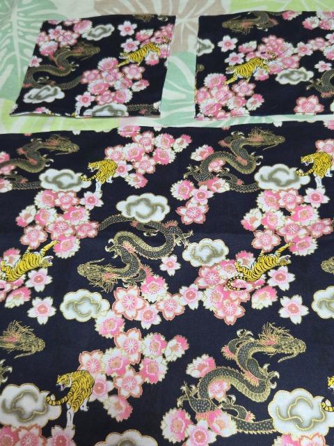 ★新品黒×龍虎に桜満開和柄ランチョンマット&コースター2枚3点セット < キッズ/ベビー  ★新品黒×龍虎に桜満開和柄ランチョンマット&コースター2枚3点セット  < キッズ/ベビーの