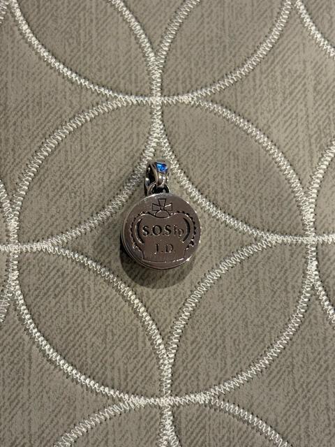 新品◆JUSTIN DAVIS×S.O.S fp◆限定コラボ◆クラウンペンダント◆希少◆ < ブランド 新品◆JUSTIN DAVIS×S.O.S fp◆限定コラボ◆クラウンペンダント◆希少◆ < ブランドの