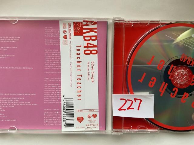 AKB48 52nd�V���O�� Teacher Teacher ����� CD �� �^�����g�O�b�Y�� 