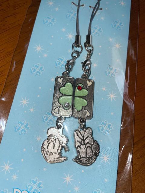 ♯新品♯可愛!! ドナルドダック デイジーダック 四つ葉のクローバー ペアストラップ  ディズニーストア < おもちゃ  ♯新品♯可愛!! ドナルドダック デイジーダック 四つ葉のクローバー ペアストラップ  ディズニーストア < おもちゃの