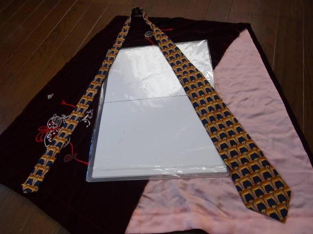 Charles Raith チャールスレイスのネクタイ!。 < 男性ファッション Charles Raith チャールスレイスのネクタイ!。 < 男性ファッションの