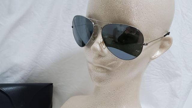 正規 レイバン オールドクラシック ティアドロップメタルフレームサングラス 黒 ミラーレンズ アビエーター パイロットアイウェア < ブランド  正規 レイバン オールドクラシック ティアドロップメタルフレームサングラス 黒 ミラーレンズ アビエーター パイロットアイウェア < ブランドの