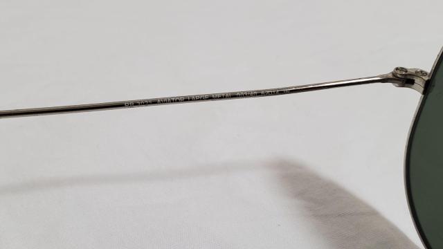 正規 レイバン オールドクラシック ティアドロップメタルフレームサングラス 黒 ミラーレンズ アビエーター パイロットアイウェア < ブランド  正規 レイバン オールドクラシック ティアドロップメタルフレームサングラス 黒 ミラーレンズ アビエーター パイロットアイウェア < ブランドの