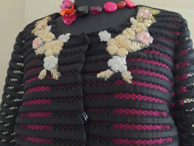 ゆうパック送料込み■MENGBARTER■MENG BARTER■花柄刺繍ノーカラージャケットコート■サイズL■ブラック < 女性ファッション  ゆうパック送料込み■MENGBARTER■MENG BARTER■花柄刺繍ノーカラージャケットコート■サイズL■ブラック < 女性ファッションの