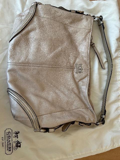 確実本物コーチ シャンパンゴールド本革ショルダーバッグ < ブランド 確実本物コーチ シャンパンゴールド本革ショルダーバッグ < ブランドの