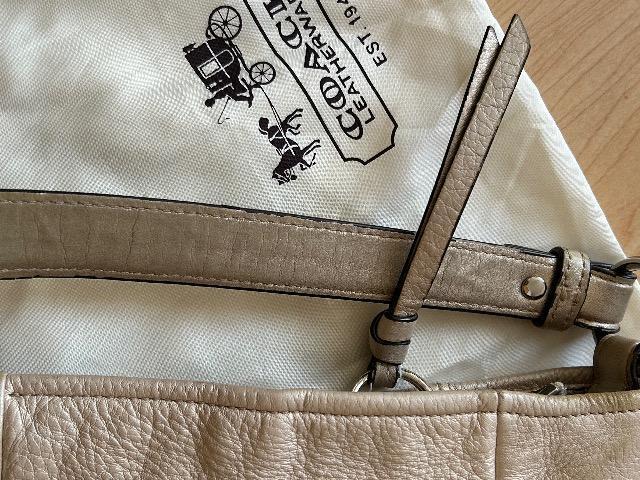 確実本物コーチ シャンパンゴールド本革ショルダーバッグ < ブランド 確実本物コーチ シャンパンゴールド本革ショルダーバッグ < ブランドの