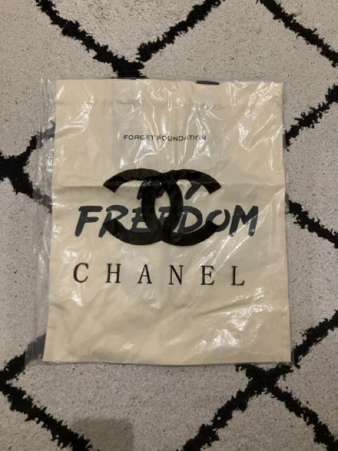 VigpzCHANEL KmxeB g[gobO A3[ 