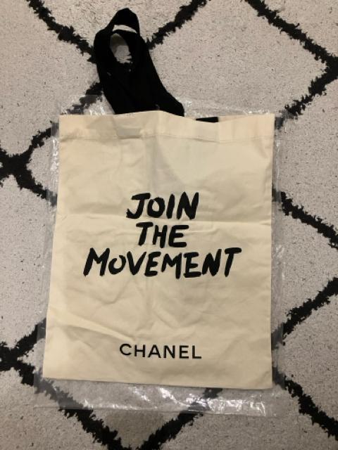 VigpzCHANEL KmxeB g[gobO A3[