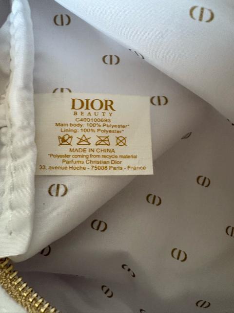 Christian DiormxeB|[`  uh 