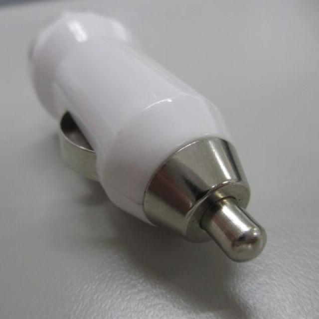 USB カーチャージャーiPhone 4S 対応 車載用充電器 < 自動車/バイク USB カーチャージャーiPhone 4S 対応 車載用充電器 < 自動車/バイク