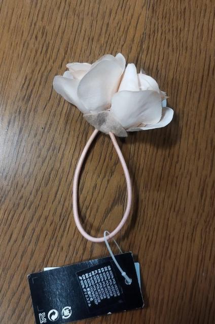 花 薔薇モチーフ付きヘアゴム < 女性ファッション  花 薔薇モチーフ付きヘアゴム < 女性ファッションの