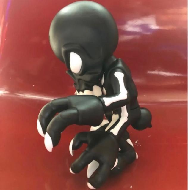 《secretbase》フィギュア デザイナーズトイ シークレットベース バウンティーハンター TOY misfits バルザック < ホビー  《secretbase》フィギュア デザイナーズトイ シークレットベース バウンティーハンター TOY misfits バルザック < ホビーの