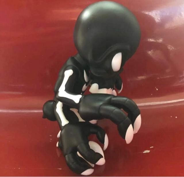 《secretbase》フィギュア デザイナーズトイ シークレットベース バウンティーハンター TOY misfits バルザック < ホビー  《secretbase》フィギュア デザイナーズトイ シークレットベース バウンティーハンター TOY misfits バルザック < ホビーの