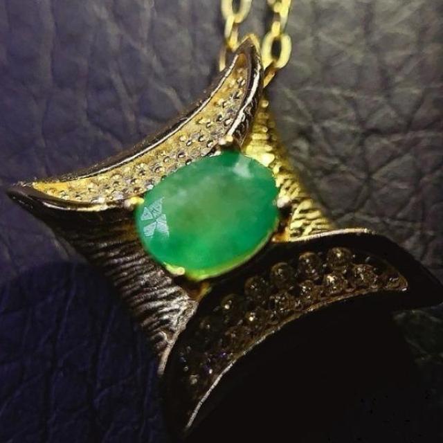 天然エメラルド デザイナーペンダント エレガント ナチュラル 宝石 S0_6824 < 女性アクセサリー/時計 天然エメラルド デザイナーペンダント エレガント ナチュラル 宝石 S0_6824 < 女性アクセサリー/時計の