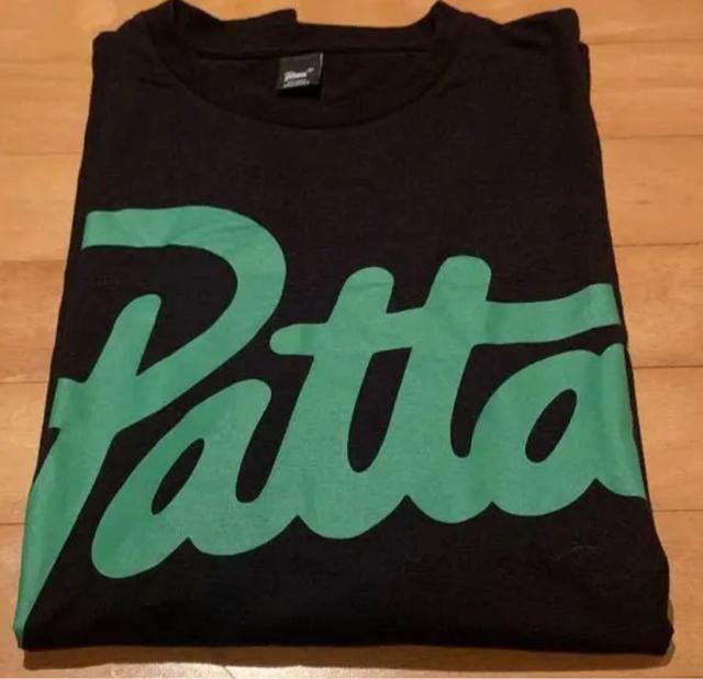 PATTA 10 YEARS SCRIPT LOGO Tシャツ 黒 緑 M < 男性ファッション  PATTA 10 YEARS SCRIPT LOGO Tシャツ 黒 緑 M  < 男性ファッションの