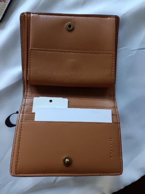 COACH★2つ折り財布★柔らかレザー持ち心地良し★素敵な花柄★美品★コーチ★送料無料★ < ブランド COACH★2つ折り財布★柔らかレザー持ち心地良し★素敵な花柄★美品★コーチ★送料無料★ < ブランドの