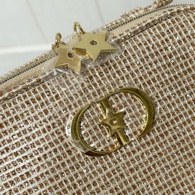 未使用 Dior ディオール 2025 限定 ホリデー ゴールドポーチ < ブランド 未使用 Dior ディオール 2025 限定 ホリデー ゴールドポーチ < ブランドの