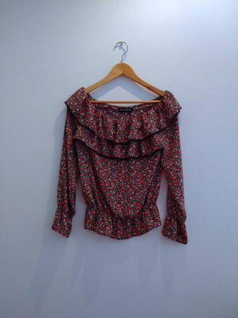 セシルマクビー◆レッド 花柄 フリル サラサラ カットソー ブラウス サイズ9 < ブランド セシルマクビー◆レッド 花柄 フリル サラサラ カットソー ブラウス サイズ9 < ブランドの