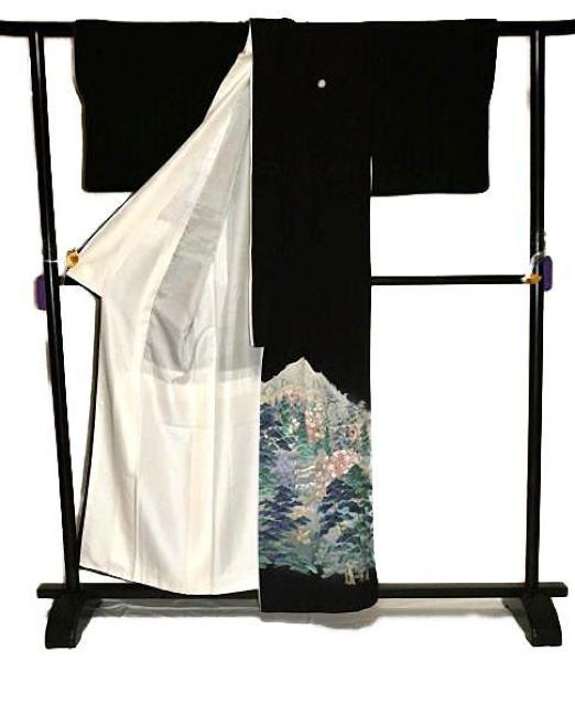 【最高級】新品同様 十日町友禅作家【岡村蒼風】暈し染め 風景文 比翼付 黒留袖 身丈157.5cm 裄丈63cm T3346 < 女性ファッション  【最高級】新品同様 十日町友禅作家【岡村蒼風】暈し染め 風景文 比翼付 黒留袖 身丈157.5cm 裄丈63cm T3346 < 女性ファッションの