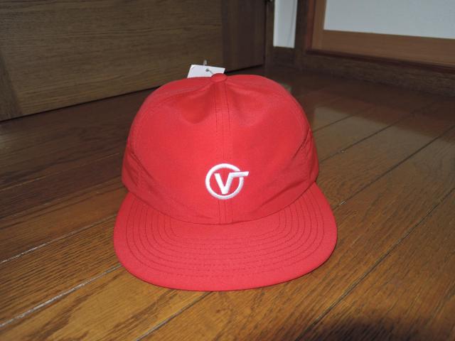 新品 VANS ヴァンズ キャップ 赤 帽子 無地 LOGO サークルVロゴ CIRCLE V JOCKEY CAP < ブランド 新品 VANS ヴァンズ キャップ 赤 帽子 無地 LOGO サークルVロゴ CIRCLE V JOCKEY CAP < ブランドの