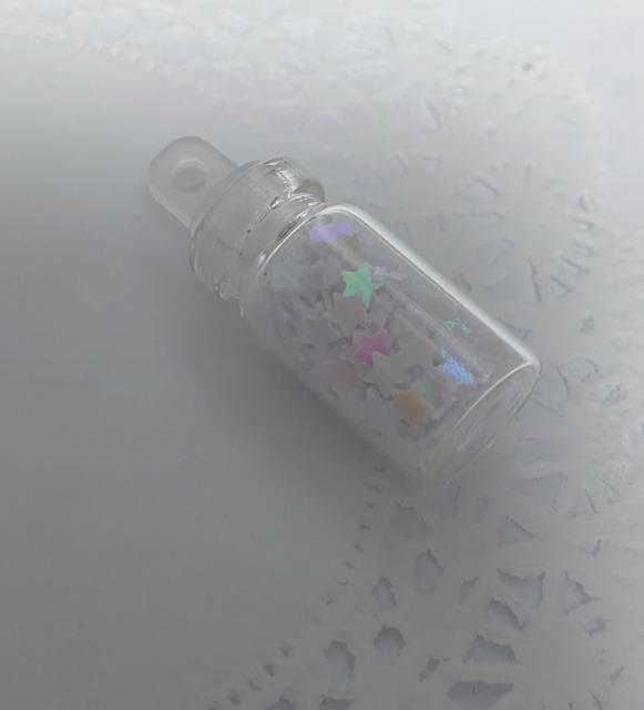 ★ハンドメイド素材★ミニボトル入り!星ホログラム・ホワイト < 香水/コスメ/ネイル  ★ハンドメイド素材★ミニボトル入り!星ホログラム・ホワイト  < 香水/コスメ/ネイルの