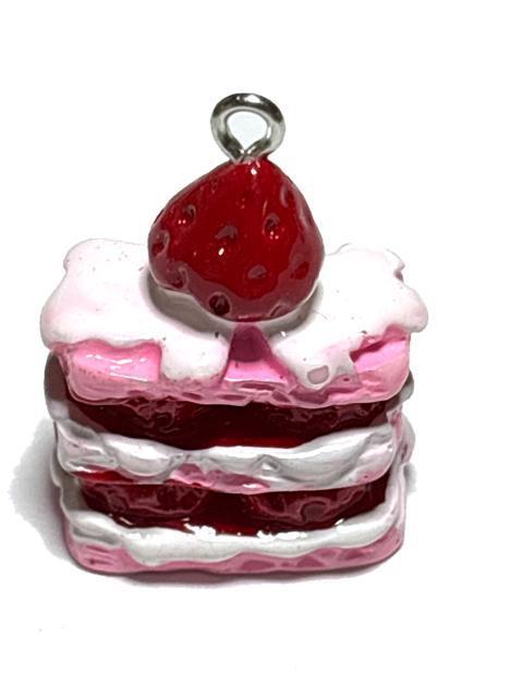 905 ミルフィーユケーキ 苺1個 デザート スイーツ 樹脂チャーム お菓子 アクセサリーパーツ < ペット/手芸/園芸 905 ミルフィーユケーキ 苺1個 デザート スイーツ 樹脂チャーム お菓子 アクセサリーパーツ < ペット/手芸/園芸の