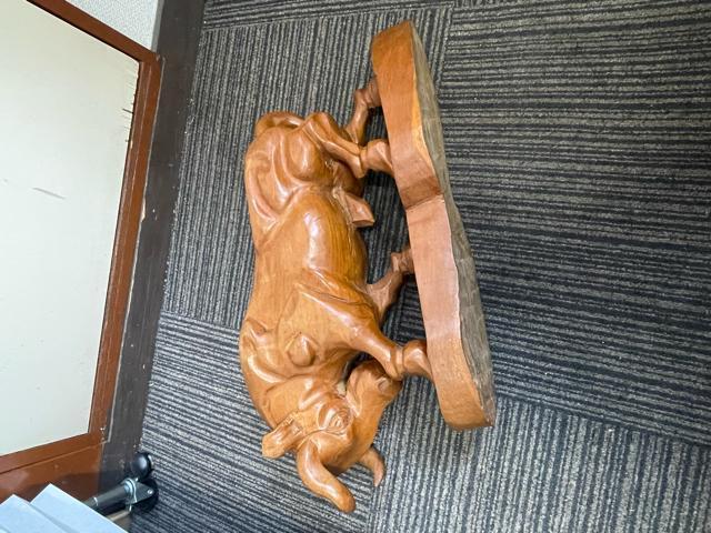 大型】木彫り 牛 置物 約53cm 6kg 天然木 オブジェ インテリア 縁起物 < インテリア/ライフ 大型】木彫り 牛 置物 約53cm 6kg 天然木 オブジェ インテリア 縁起物 < インテリア/ライフの