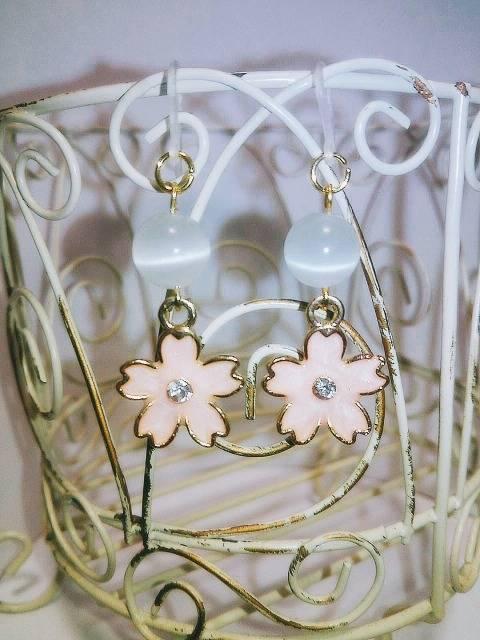 桜クリスタルダイヤ・クリスタルキャッツ・アイ樹脂フック☆ < 女性アクセサリー/時計  桜クリスタルダイヤ・クリスタルキャッツ・アイ樹脂フック☆  < 女性アクセサリー/時計の
