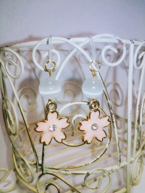 桜クリスタルダイヤ・クリスタルキャッツ・アイ樹脂フック☆ < 女性アクセサリー/時計  桜クリスタルダイヤ・クリスタルキャッツ・アイ樹脂フック☆ < 女性アクセサリー/時計の