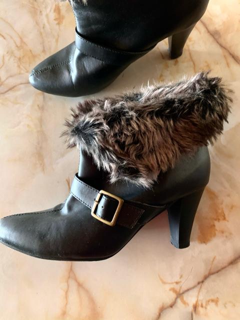 【サイズM】BLACK◆ファー付2WAYショートブーツ < 女性ファッション  【サイズM】BLACK◆ファー付2WAYショートブーツ < 女性ファッションの